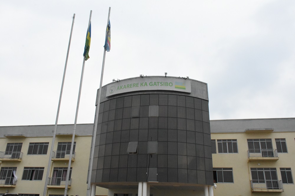 Gatsibo: Abayobozi mu tugari 5 bafunzwe bazira amafaranga yo kubakira abatishoboye