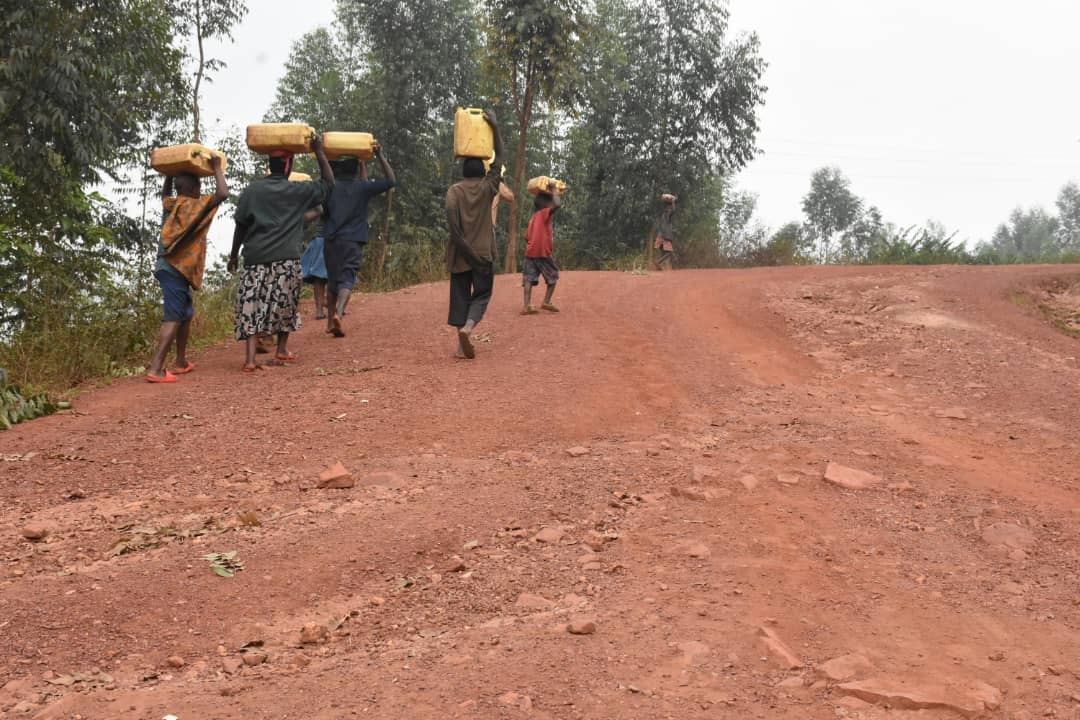 Kirehe: Amazi yabaye ingorabahizi ku baturage, ijerekani igura FRW 300 ku bifite