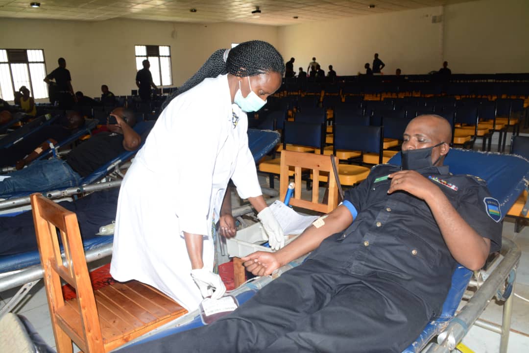 Rwamagana: Abapolisi barenga 500 batanze amaraso yo gufasha abayakeneye
