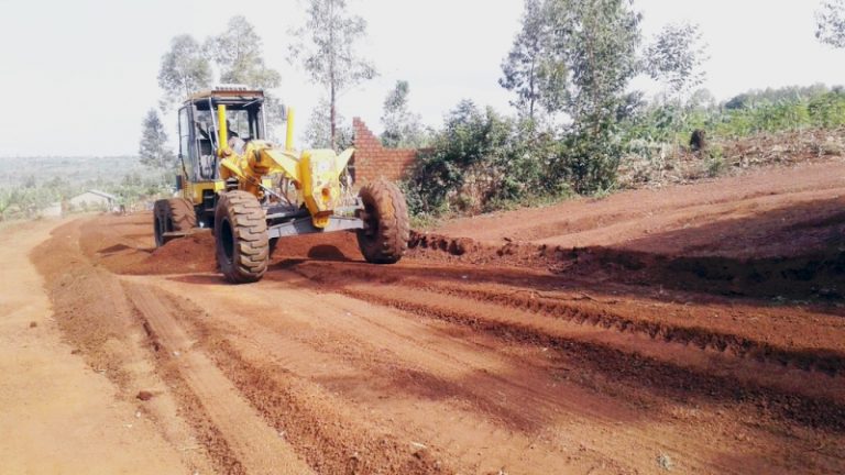 Gatsibo: Abaturage baratabaza Leta nyuma y’umuhanda wubatswe ugasenya inzu zabo