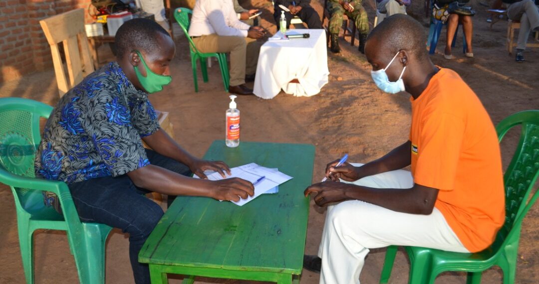 Abayobozi b'imidugudu n'abaturage basinyanye imihigo yo kurwanya ibyaha