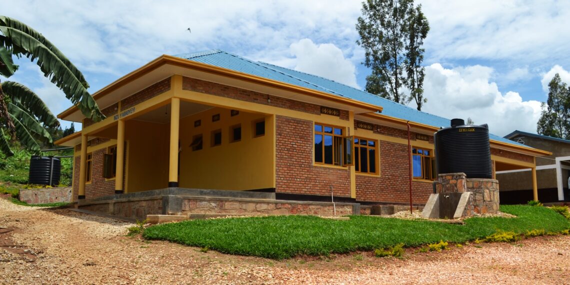 Kimwe mu bikorwaremezo byubatswe n'abafatanyabikorwa b'akarere. Iyi ni inzu y'ababyeyi iri ku kigo nderabuzima cya Gitoki mu Karere ka Gatsibo