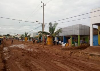 Kayonza: Umuturage yakuwe mu nzu y’ubucuruzi igitaraganya nyuma yo kwanga ingurane