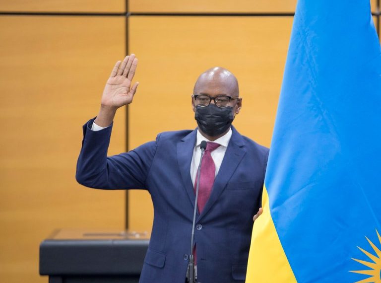 Col Jean Paul Nyirubutama yagizwe Umunyamabanga Mukuru Wungirije akaba n'Umuyobozi Mukuru ushinzwe Iperereza n'umutekano byo hanze y'Igihugu