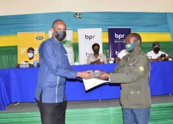 Gatsibo: Abaturage basaga 600 bahawe telefoni zigezweho