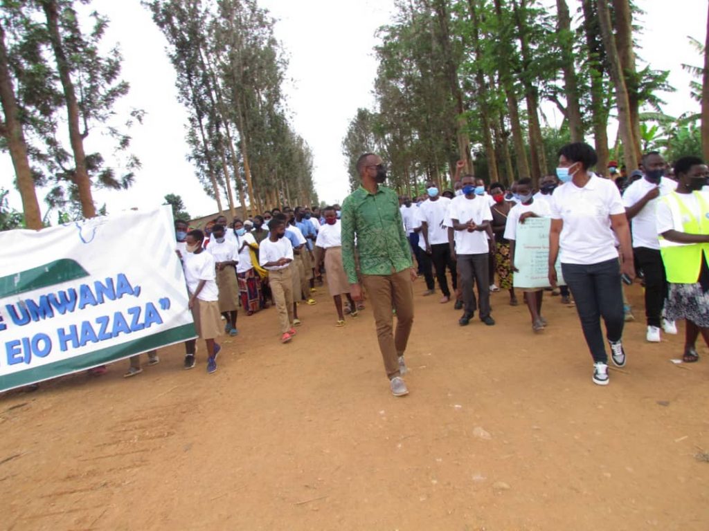 Bugesera: Ubuyobozi bwakanguriye ababyeyi kwita ku bana bakabaha ...