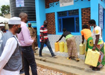 Bugesera: Abatuye i Rushubi na Runzenze baruhutse kunywa amazi mabi yo muri Rumira