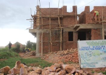 Bugesera: Abubaka nta byangombwa n’abakoresha ubutaka icyo butagenewe baburiwe
