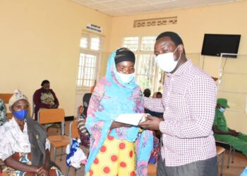 Gatsibo: Abanyarwanda baba muri Koreya y’epfo bishyuriye Mituweli abaturage basaga 300 batishoboye