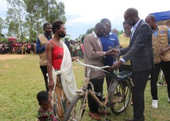 Bugesera: Nyuma yo guhugurwa imiryango yabanaga mu makimbirane yiyemeje kubana neza