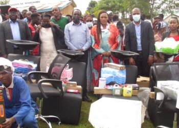 Gatsibo: Urubyiruko 180 rwigishijwe imyuga rwahawe ibikoresho
