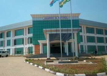 Kayonza: Abagabo babiri batawe muri yombi bakekwaho gusambanya abanyeshuri