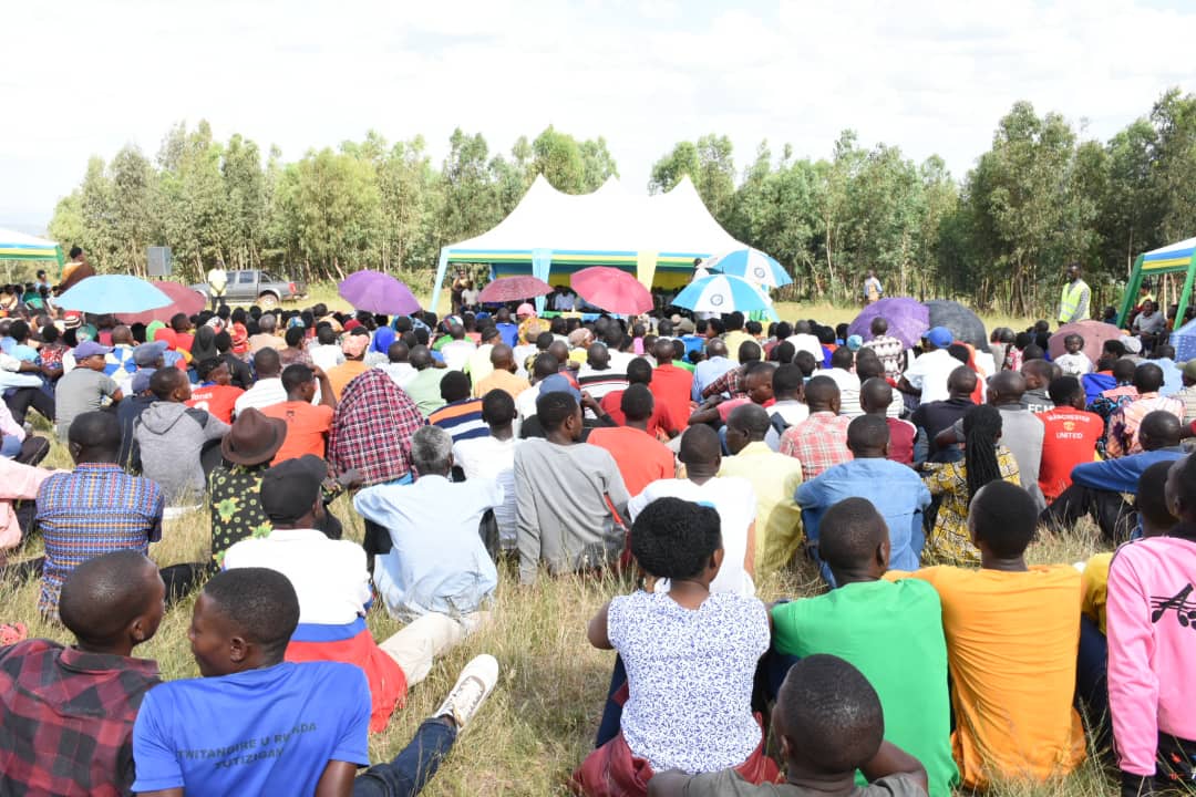 Nta bayobozi bazongera kujya mu nama abaturage bicaye babategereje ...