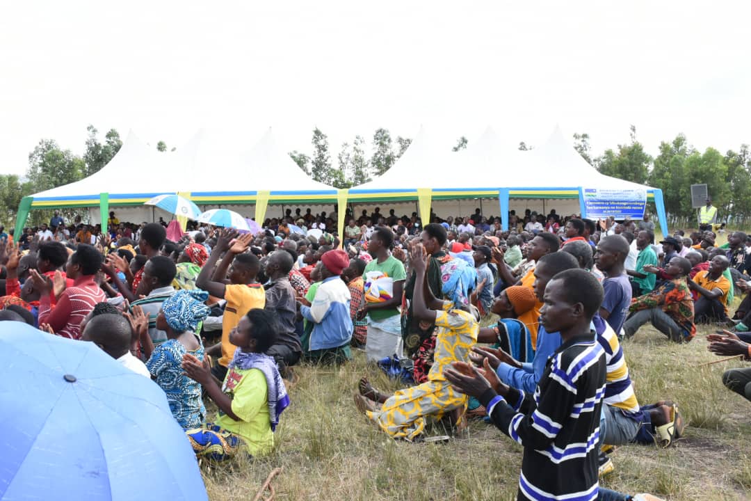 Nta bayobozi bazongera kujya mu nama abaturage bicaye babategereje ...