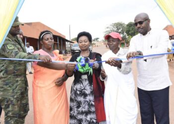 Gatsibo: Hatashywe ku mugaragaro umuhanda wa kaburimbo watwaye asaga miliyari 5 Frw