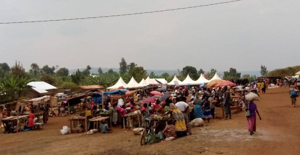 Abacururiza mu isoko rya Rugese bafite uruhuri rw’ibibazo birimo no ...