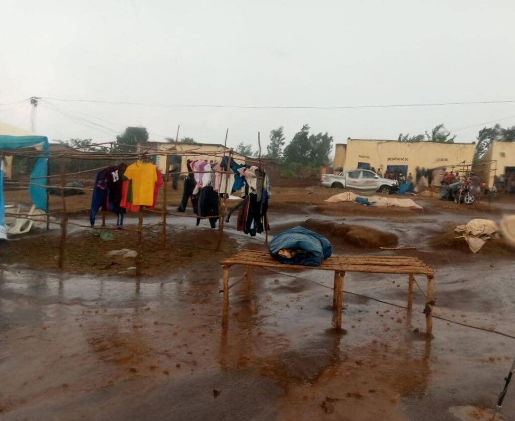 Abacururiza mu isoko rya Rugese bafite uruhuri rw’ibibazo birimo no ...