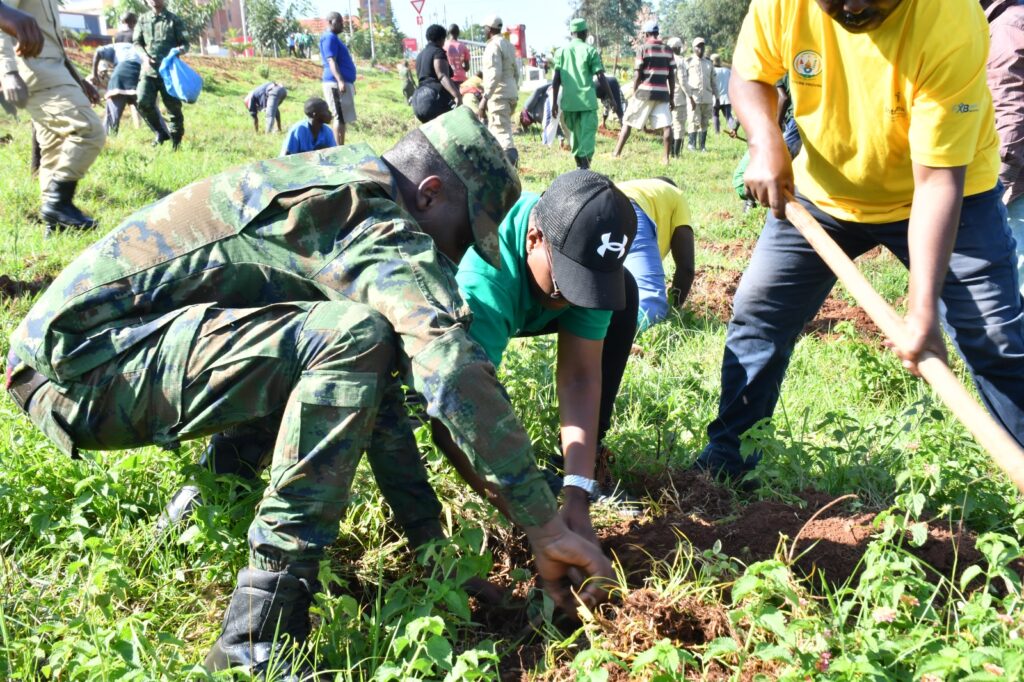 Ngoma: Abaturage basabwe ubufatanye kugira ngo ibiti byatewe bikure ...