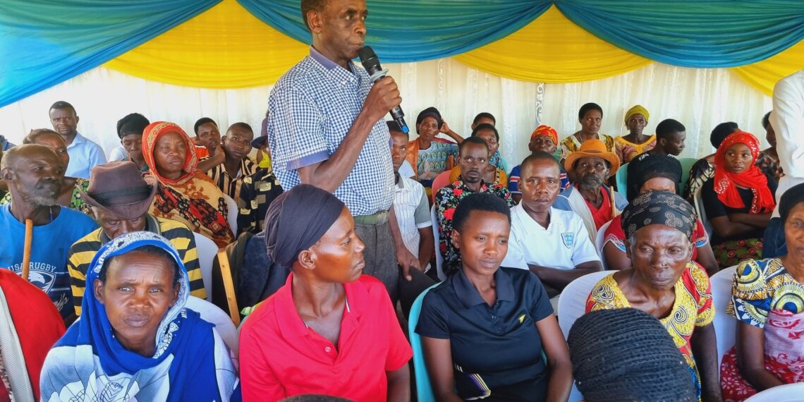 Rugumire Augustin agaragaza icyifuzo cy'uko bakeneye isoko i Mushongi