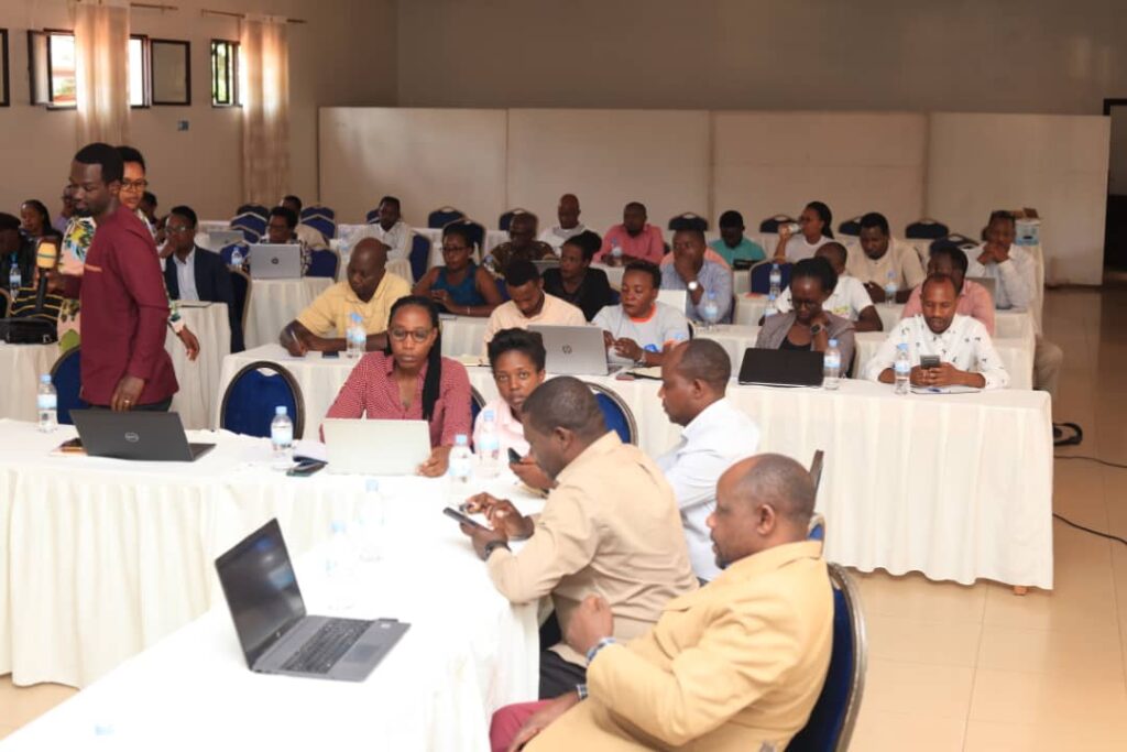 Rwamagana: Bihaye intego yo gukura mu bukene imiryango 4000 mu myaka ...