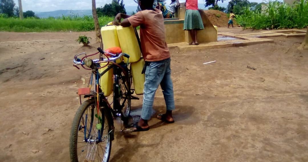 Ubuyobozi bwijeje abaturage igisubizo ku kibazo cy’amazi muri Kabarore ...