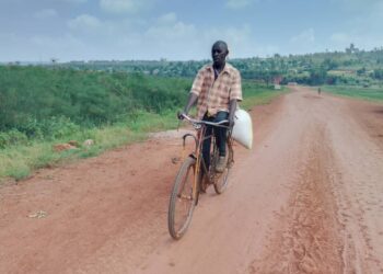Nyagatare: Uko Niyizigiye yiteje imbere abikesha gutwara imizigo ku igare
