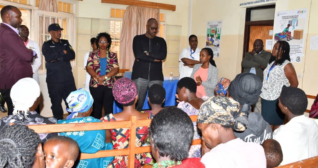 Ubwo hatangizwaga igikorwa cyo gusuzuma kanseri y'inkondo y'umura n'ibere mu Murenge wa Remera, Akarere ka Ngoma