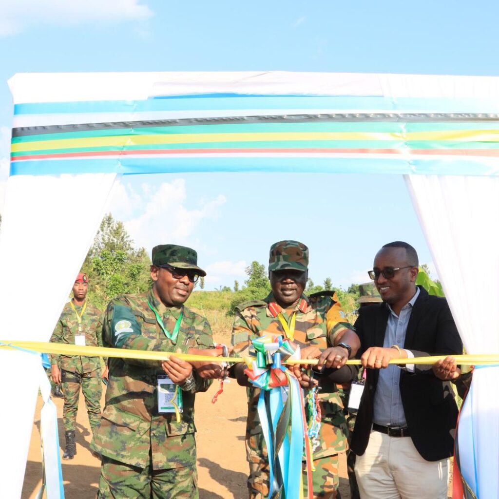 Bugesera: Ingabo za EAC zahaye amazi meza abaturage ba Rweru – MUHAZI YACU