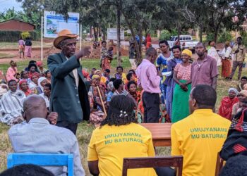 Ngoma: Abatuye ahataragera amashanyarazi n’amazi basabye Njyanama ubuvugizi