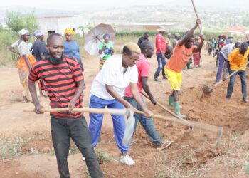 Bugesera: Bishimiye kwisanira umuhanda ukongera kuba nyabagendwa