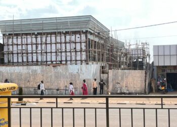 Abikorera bari kuzuza inzu y’ubucuruzi ya Miliyari 1Frw mu mujyi wa Ngoma