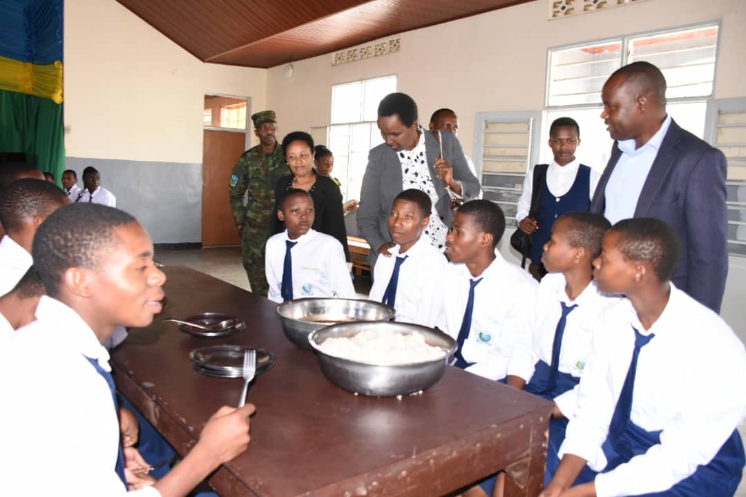 Gatsibo: Abadepite basuye amashuri bagaragarizwa ibyagezweho – MUHAZI YACU