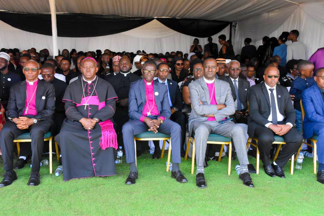 Imibiri 21 y’abazize Jenoside yashyinguwe mu cyubahiro mu rwibutso rwa ...