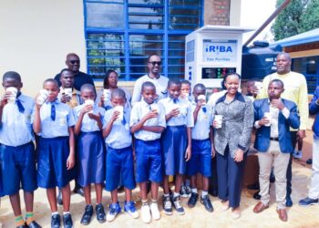 Kayonza: Ibigo by’amashuri 23 bifite imashini ziyungurura amazi yo kunywa