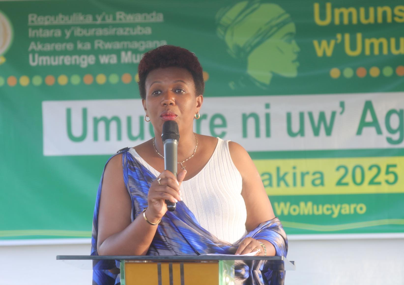 Ibyakozwe n’abashimiwe nk’indashyikirwa ku munsi w’umugore wo mu cyaro ...