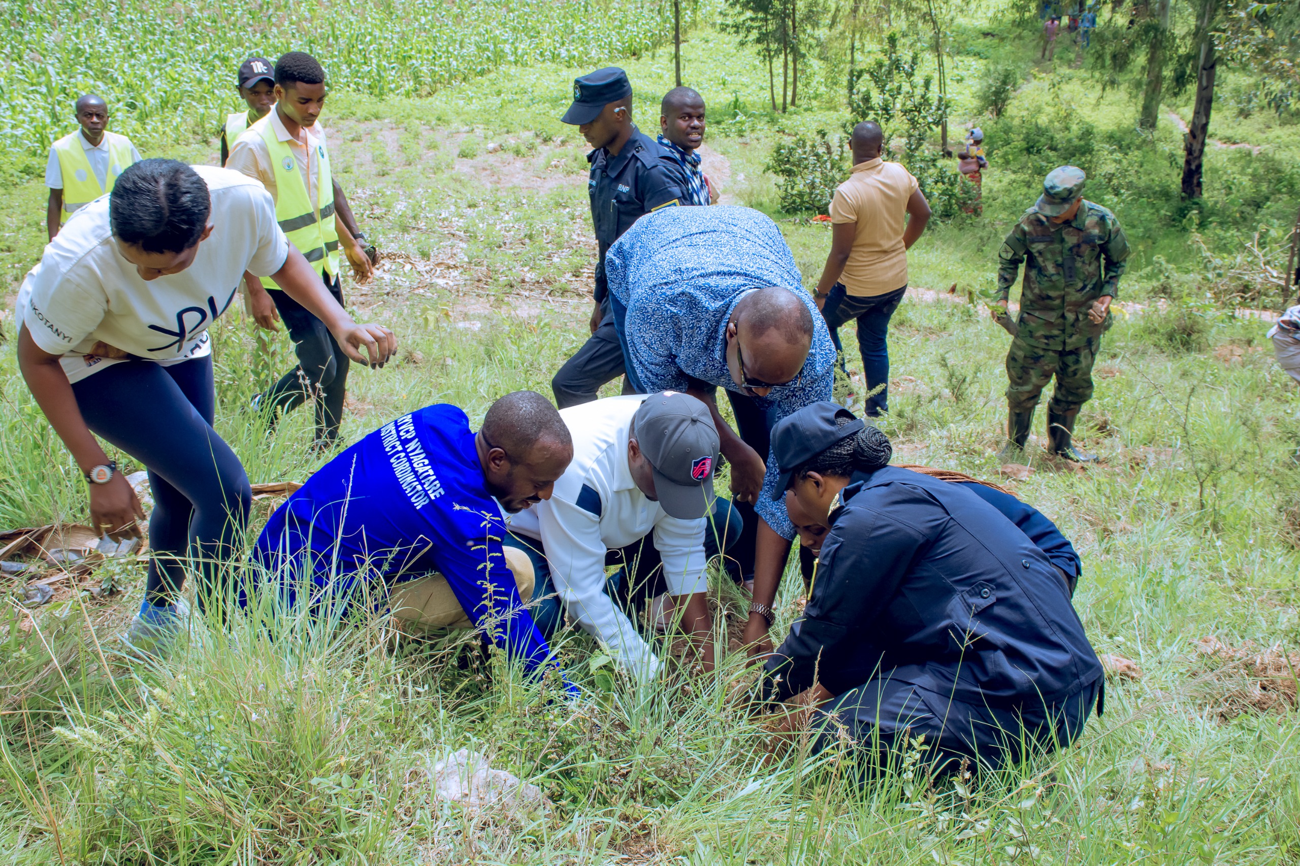 Urubyiruko rw’Abakorerabushake rwakoze ibikorwa bya miliyoni 800Frw mu ...