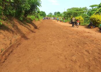 Abatuye Zaza, Karembo na Mugesera bishimiye isanwa ry’umuhanda ubahuza wa Km 12