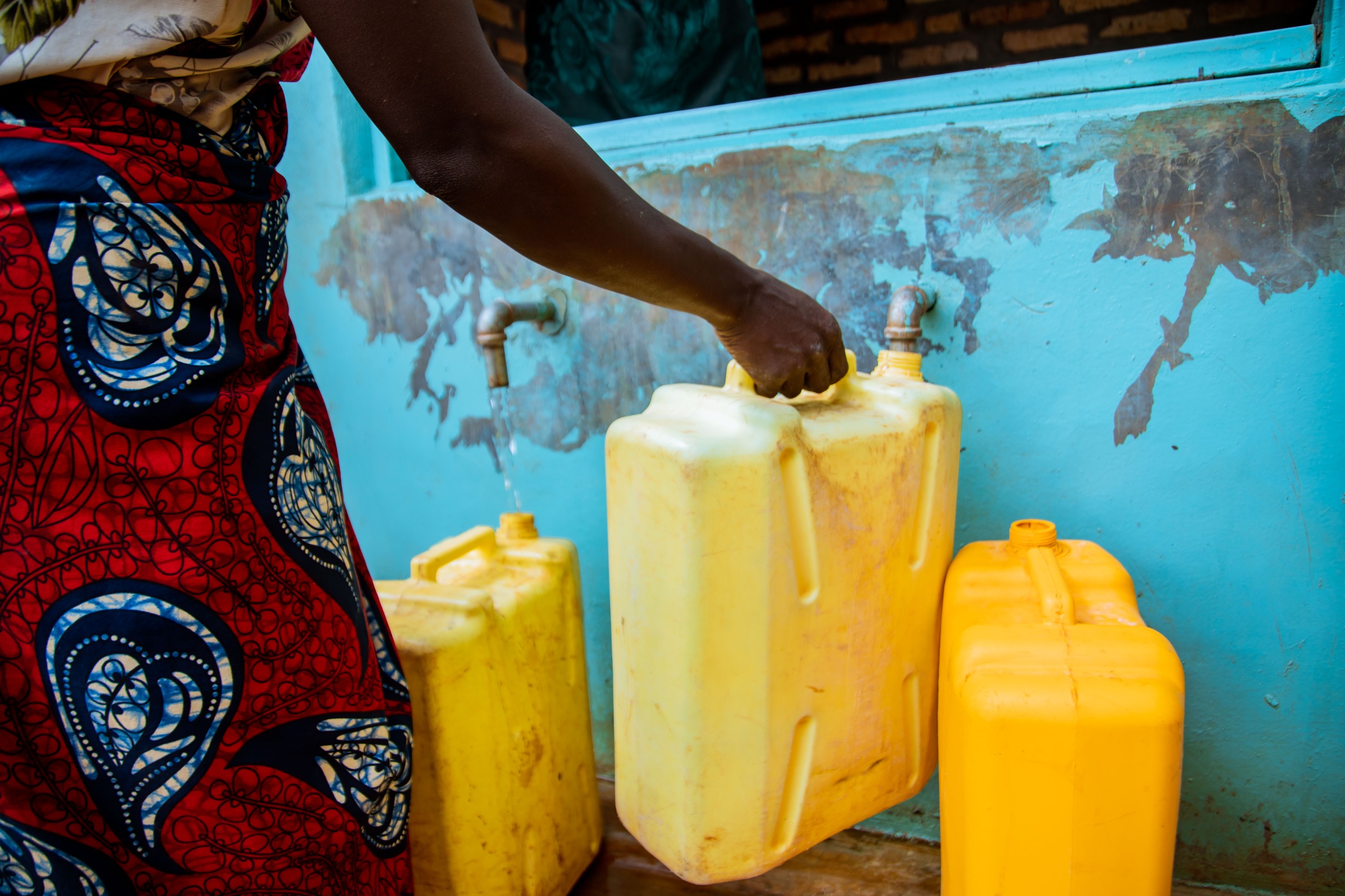 Abatuye Rurambi bishimiye kwegerezwa amazi meza – MUHAZI YACU