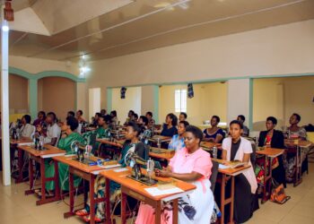 Nyagatare: Abakomerekeye ku rugamba rwo kubohora u Rwanda bahawe imashini zidoda