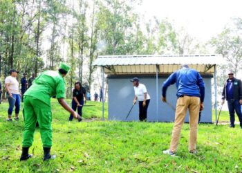 Bugesera: Umuganda wibanze ku bikorwa byo gusukura inzibutso za Jenoside