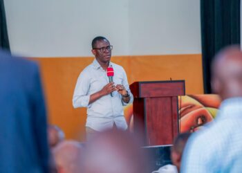 Umuyobozi utanga serivisi mbi ntabwo ari Igihugu kiba cyamutumye-Minisitiri Habimana