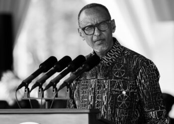Perezida Kagame yabwiye Abasirikare basoje amasomo ibintu bitatu by’ingenzi byo kuzirikana