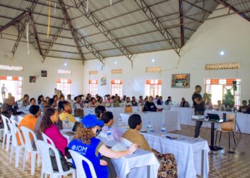 Nyagatare: Abakora ubucuruzi buto bwambukiranya umupaka bakanguriwe kubukora byemewe n’amategeko