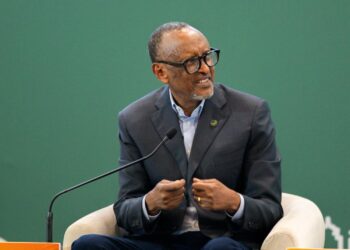 Gufasha urubyiruko kubona igishoro byihutisha iterambere rya Afurika – Perezida Kagame