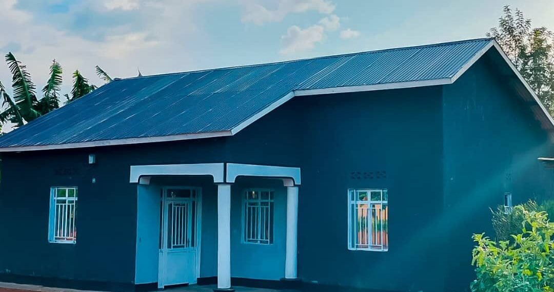 Imwe mu nzu yubukiwe umuturage mu Murenge wa Kiramuruzi muri gahunda ya 'Tujyanemo' y'Inama Njyanama y'Akarere ka Gatsibo