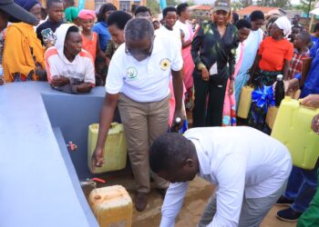 Abatuye i Rweru bahawe amazi meza baruhuka kunywa ay’ikiyaga