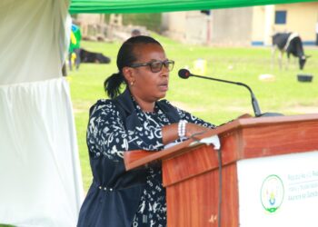 Depite Mukabunani yasabye abagore b’ i Gatsibo kwitabira amatora y’inzego z’ibanze no kuyagiramo uruhare